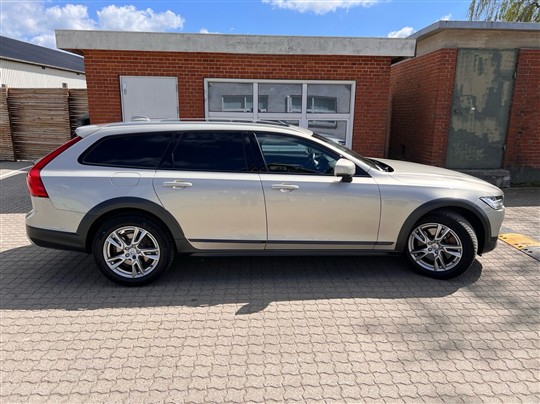 Volvo V90 Cross Country 2,0 T5 AWD 250HK Stc 8g Aut.