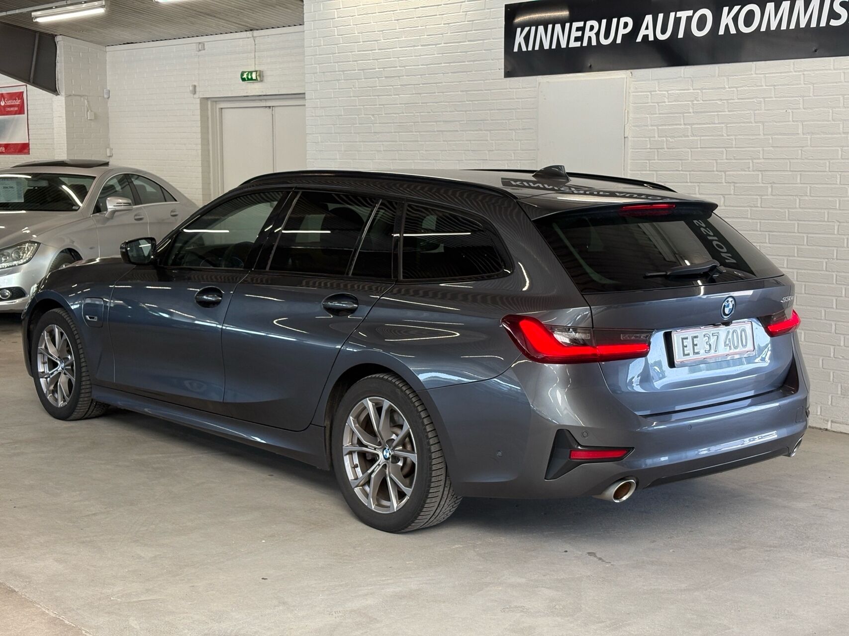 Billede af BMW 330e Touring 2,0 Plugin-hybrid Advantage Steptronic 292HK Stc 8g Aut.