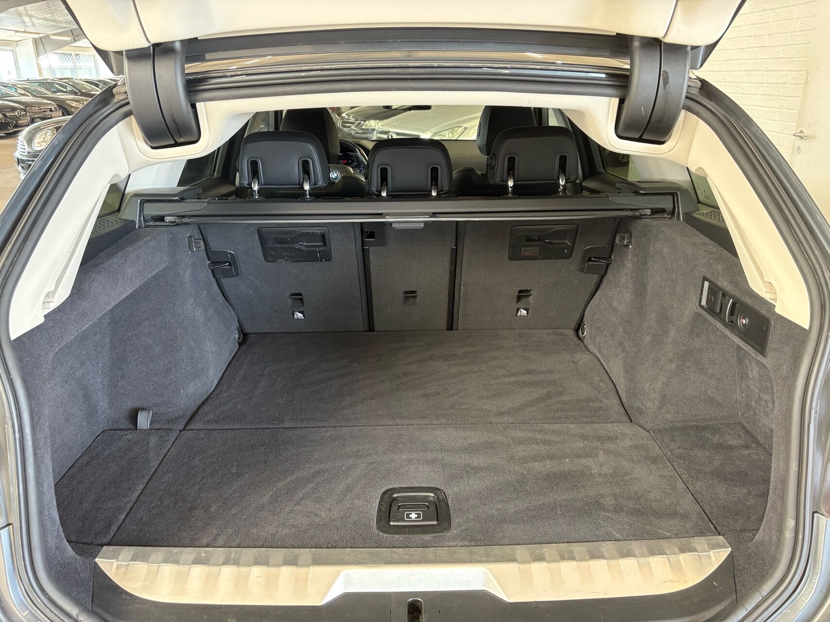 Billede af BMW 330e Touring 2,0 Plugin-hybrid Advantage Steptronic 292HK Stc 8g Aut.