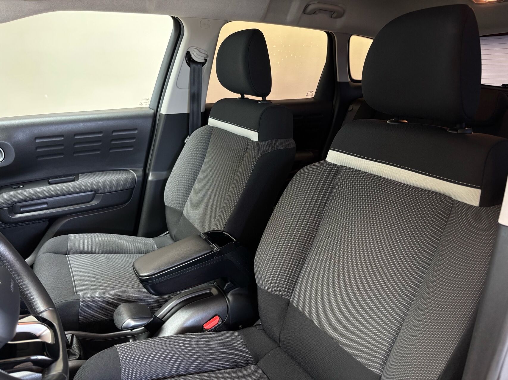 Billede af Citroën C3 Aircross 1,6 Blue HDi Iconic start/stop 100HK 5d