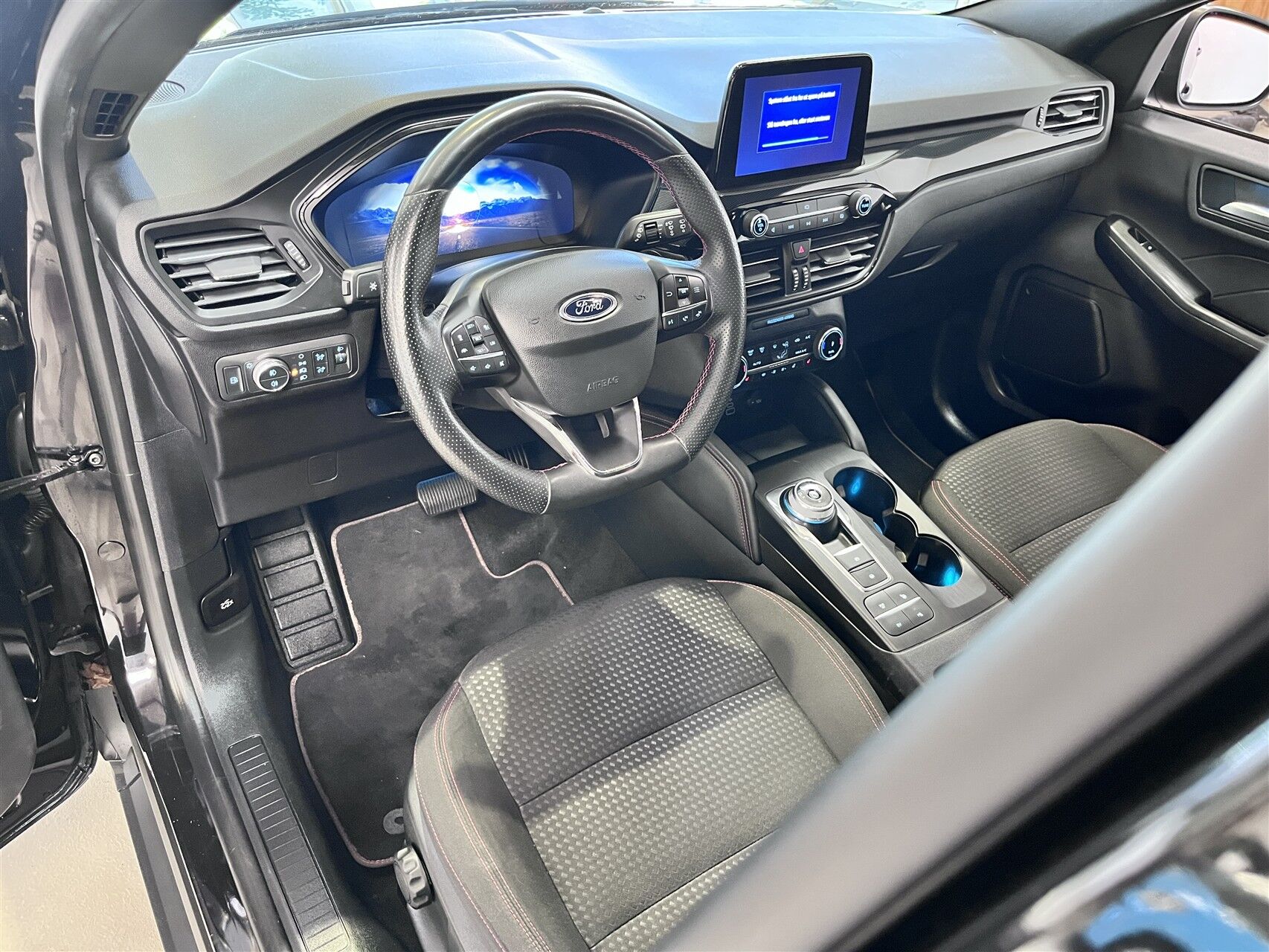 Billede af Ford Kuga 2,5 Plugin-hybrid ST-Line CVT 225HK 5d Trinl. Gear
