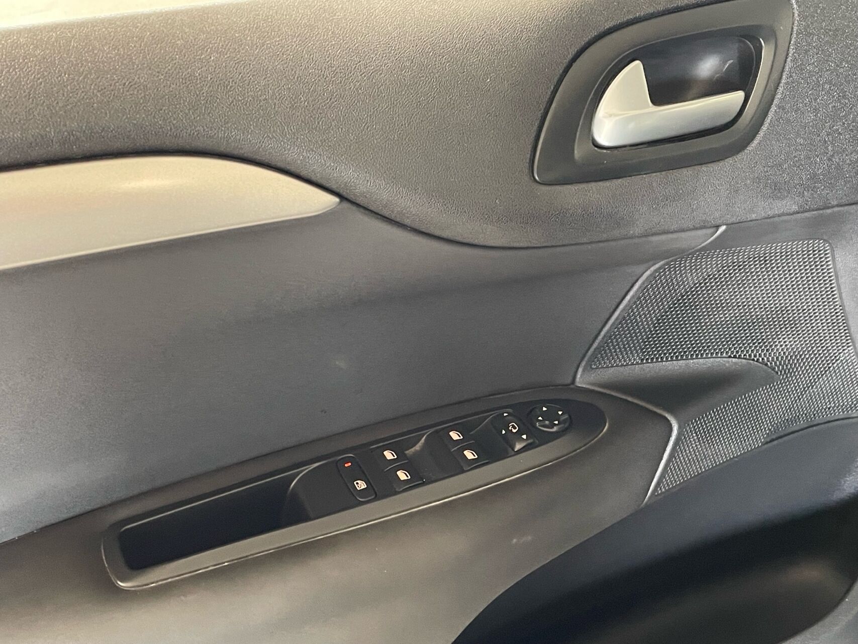 Billede af Citroën C4 1,6 Blue HDi Feel Complet start/stop 100HK 5d
