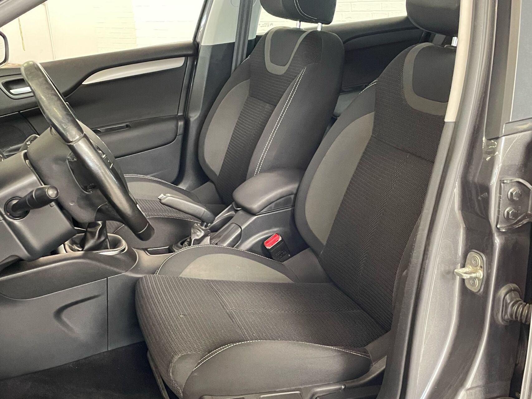 Billede af Citroën C4 1,6 Blue HDi Feel Complet start/stop 100HK 5d