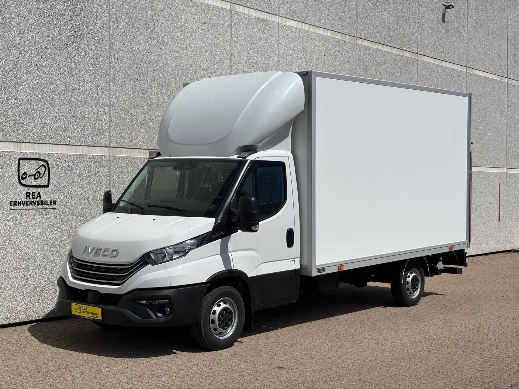 Billede af Iveco Daily 35S18 4100mm 3,0 D 180HK Ladv./Chas. 8g Aut.