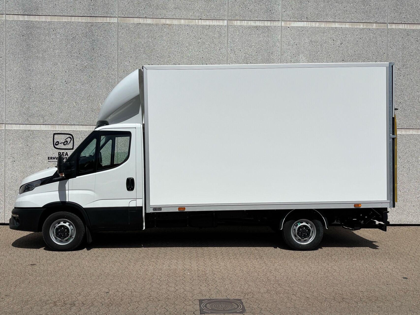 Billede af Iveco Daily 35S18 4100mm 3,0 D 180HK Ladv./Chas. 8g Aut.