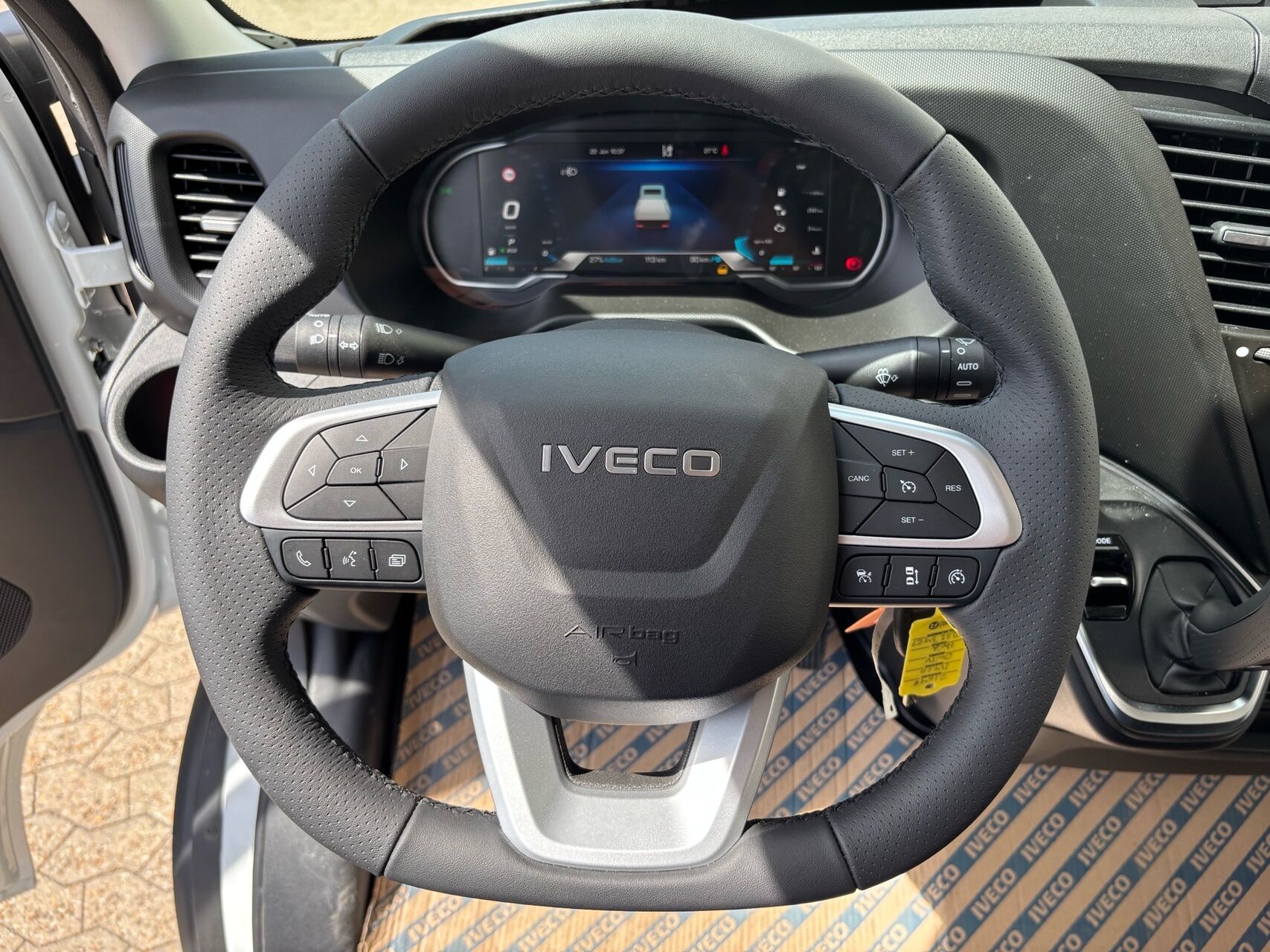 Billede af Iveco Daily 35S18 4100mm 3,0 D 180HK Ladv./Chas. 8g Aut.