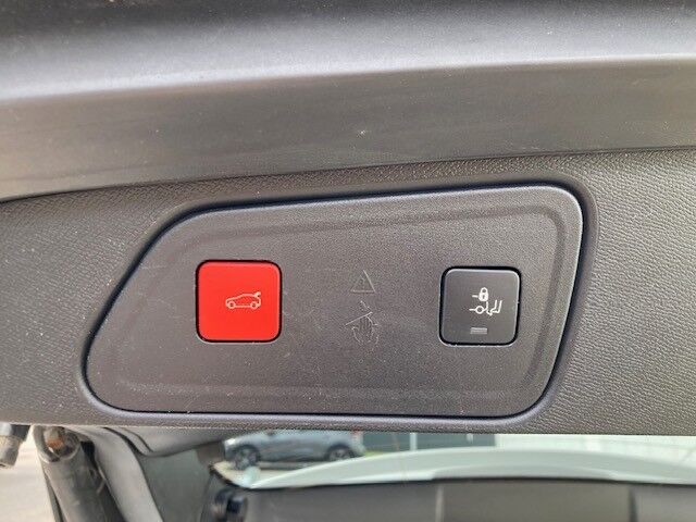 Billede af Peugeot 3008 1,6 PureTech  Plugin-hybrid Allure Pack EAT8 225HK 5d 8g Aut.