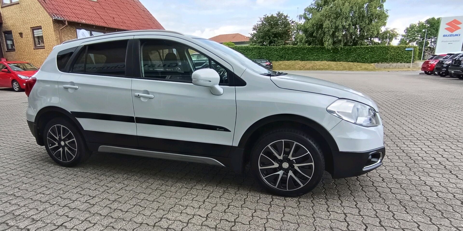 Billede af Suzuki S-Cross 1,6 16V AllGrip Active 4x4 120HK Van