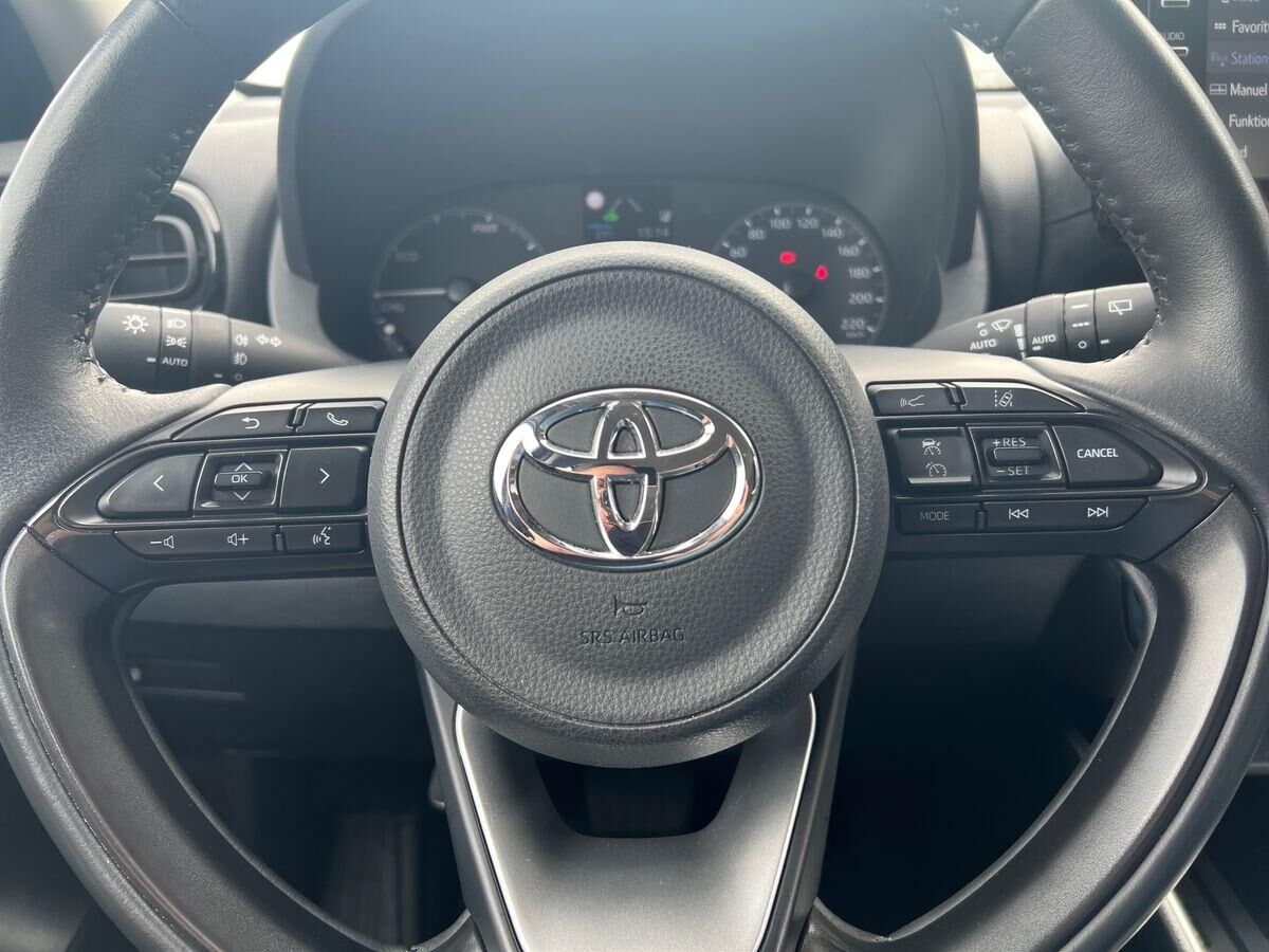 Billede af Toyota Yaris 1,5 Hybrid Active Technology Plus 116HK 5d Trinl. Gear