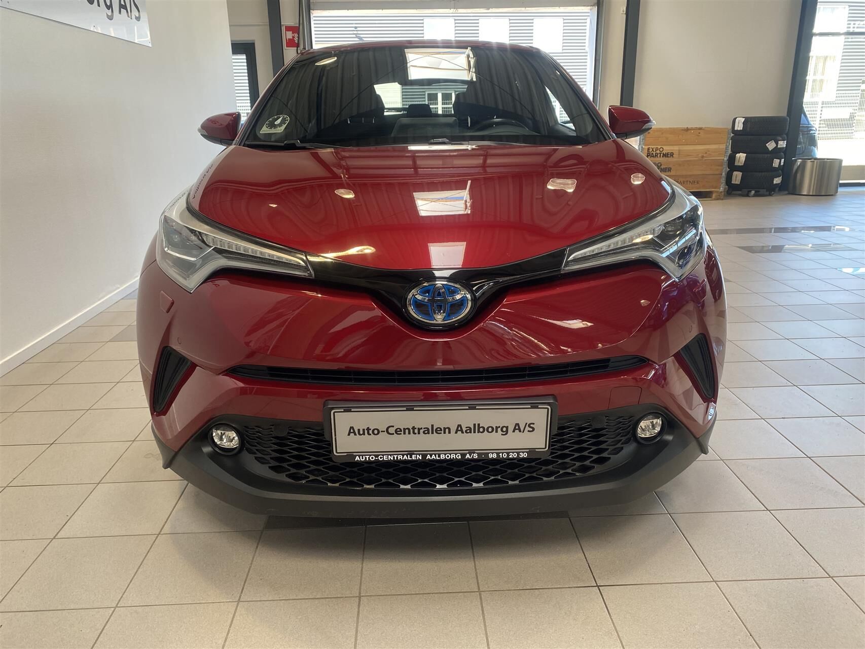 Billede af Toyota C-HR 1,8 Hybrid C-LUB Premium Selected Multidrive S 122HK 5d Aut.