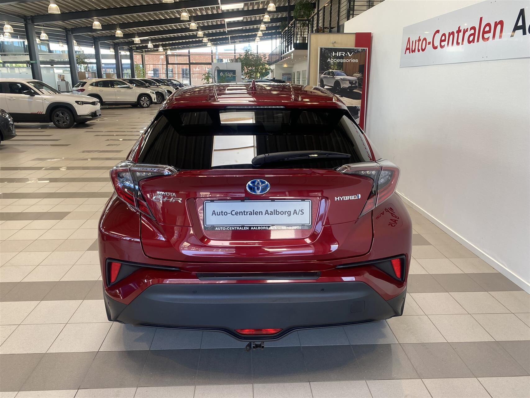 Billede af Toyota C-HR 1,8 Hybrid C-LUB Premium Selected Multidrive S 122HK 5d Aut.
