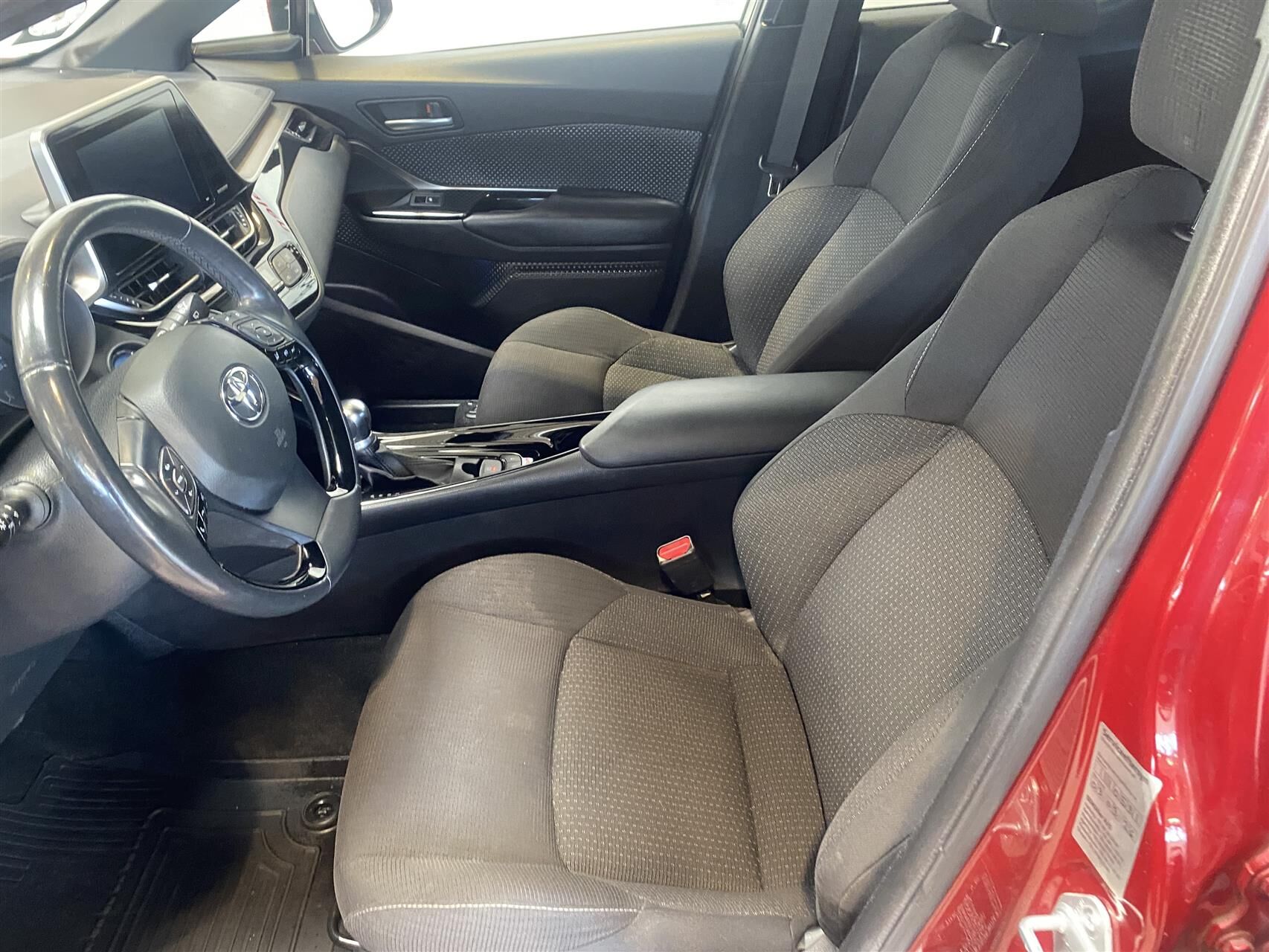Billede af Toyota C-HR 1,8 Hybrid C-LUB Premium Selected Multidrive S 122HK 5d Aut.