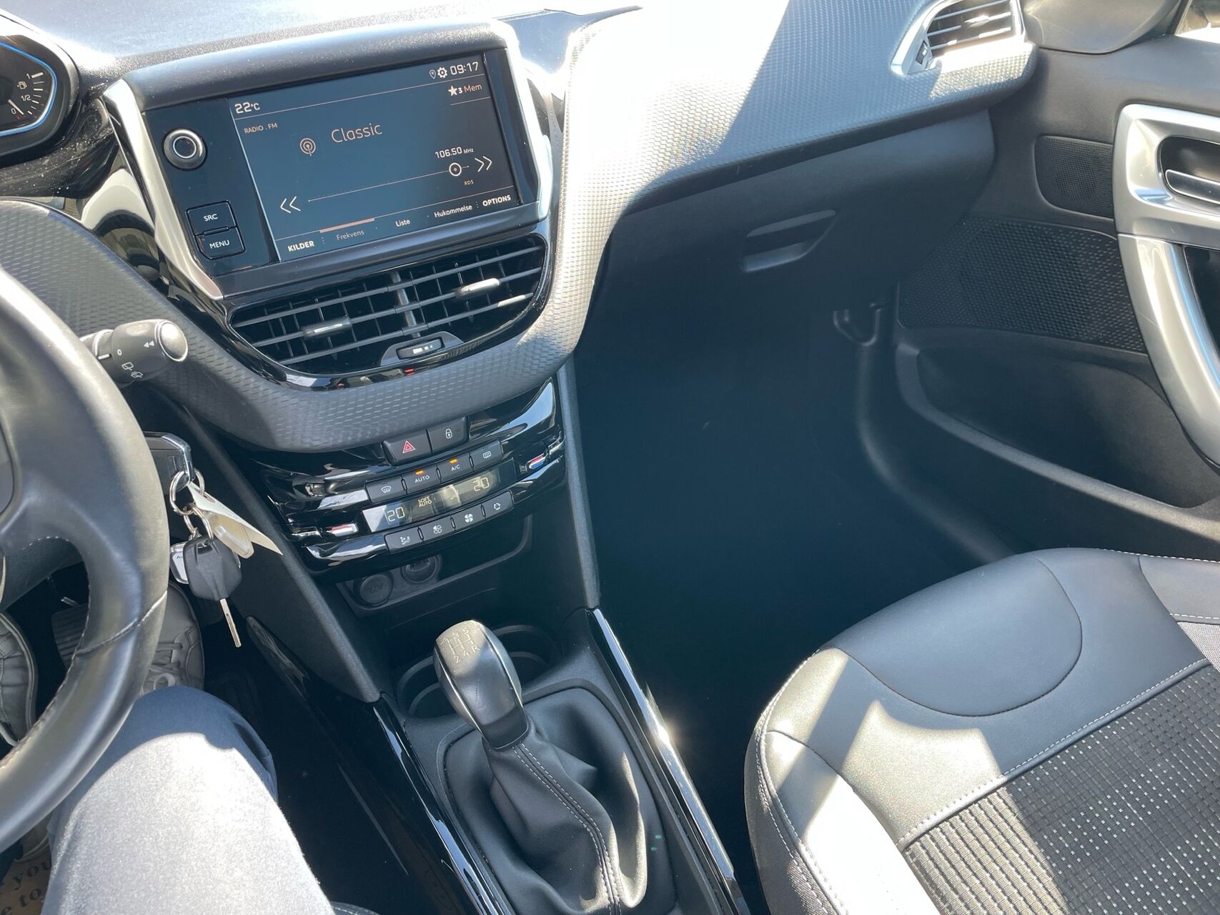 Billede af Peugeot 2008 1,5 BlueHDi Prestige 100HK 5d