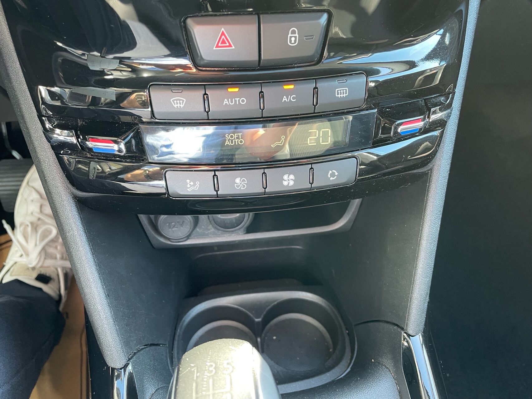 Billede af Peugeot 2008 1,5 BlueHDi Prestige 100HK 5d