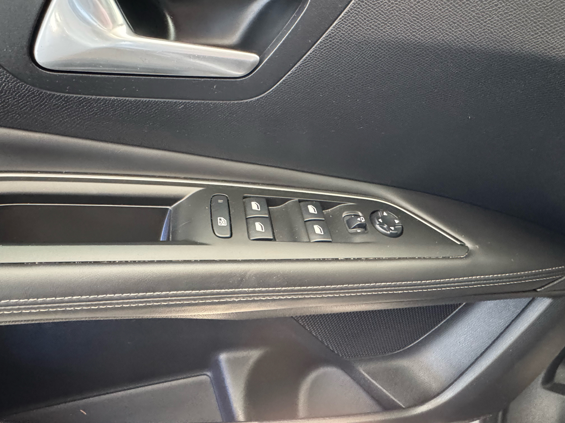 Billede af Peugeot 3008 1,5 BlueHDi Allure EAT8 130HK 5d 8g Aut.