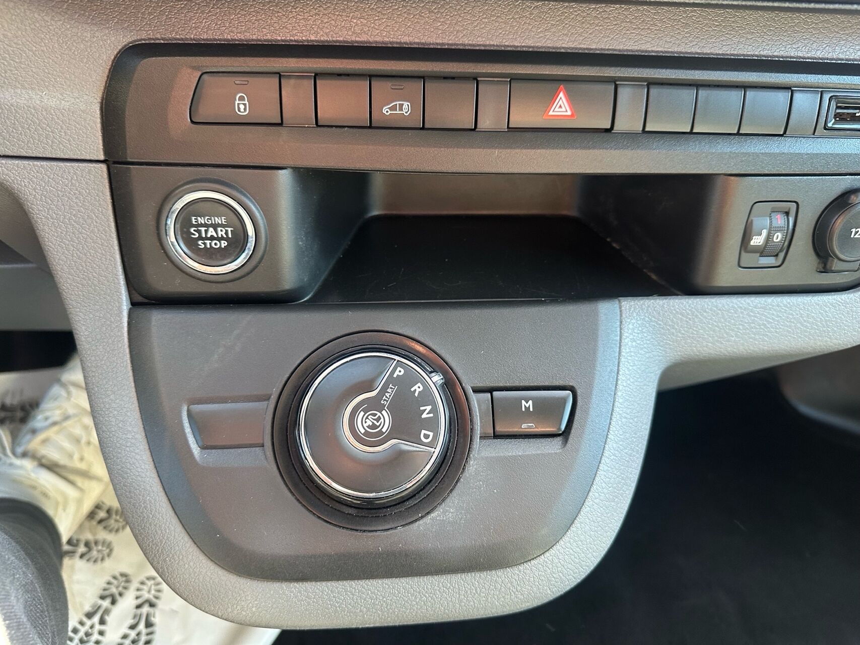 Billede af Citroën Jumpy L3 2,0 Blue HDi Masterline EAT8 180HK Van 8g Aut.