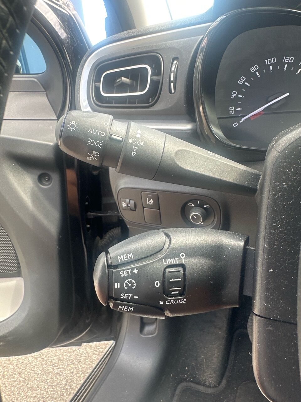 Billede af Citroën C3 1,2 PureTech Triumph 82HK 5d