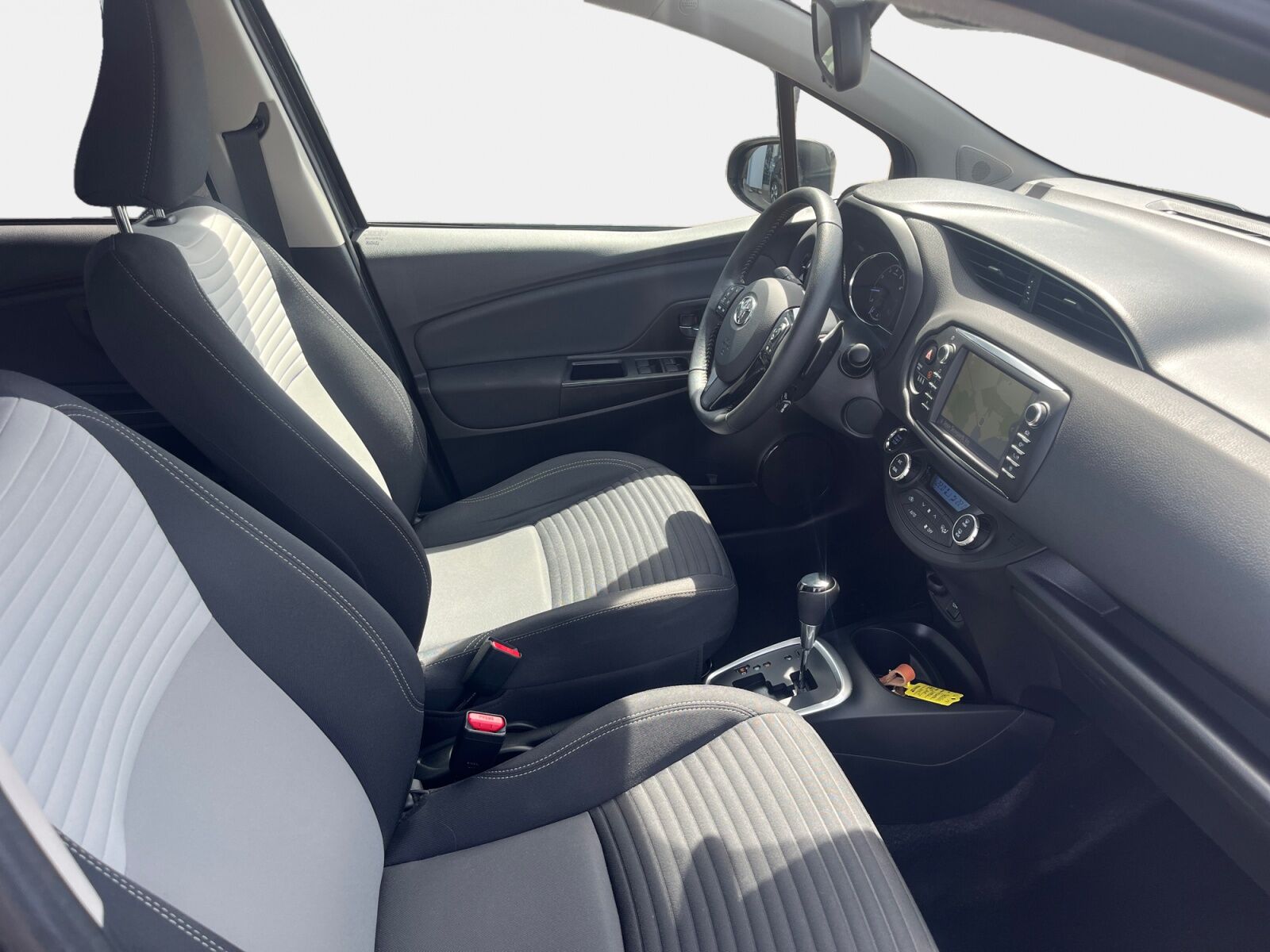 Billede af Toyota Yaris 1,5 VVT-I T3 Smartpakke Multidrive S 111HK 5d 6g Aut.