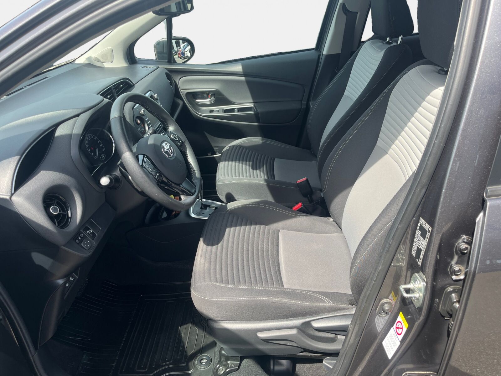 Billede af Toyota Yaris 1,5 VVT-I T3 Smartpakke Multidrive S 111HK 5d 6g Aut.