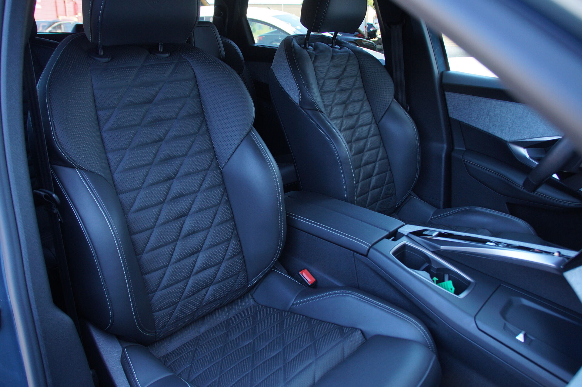 Billede af Peugeot e-5008 EL GT Pack 210HK 5d Aut.