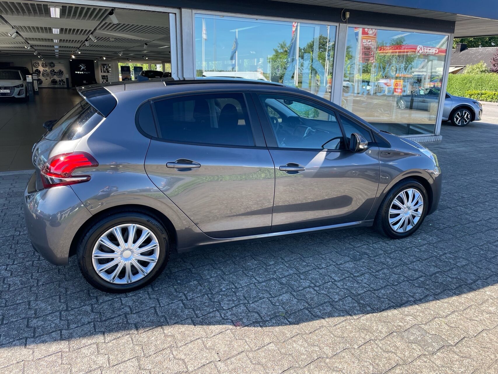 Billede af Peugeot 208 1,5 BlueHDi Signature+ 100HK 5d