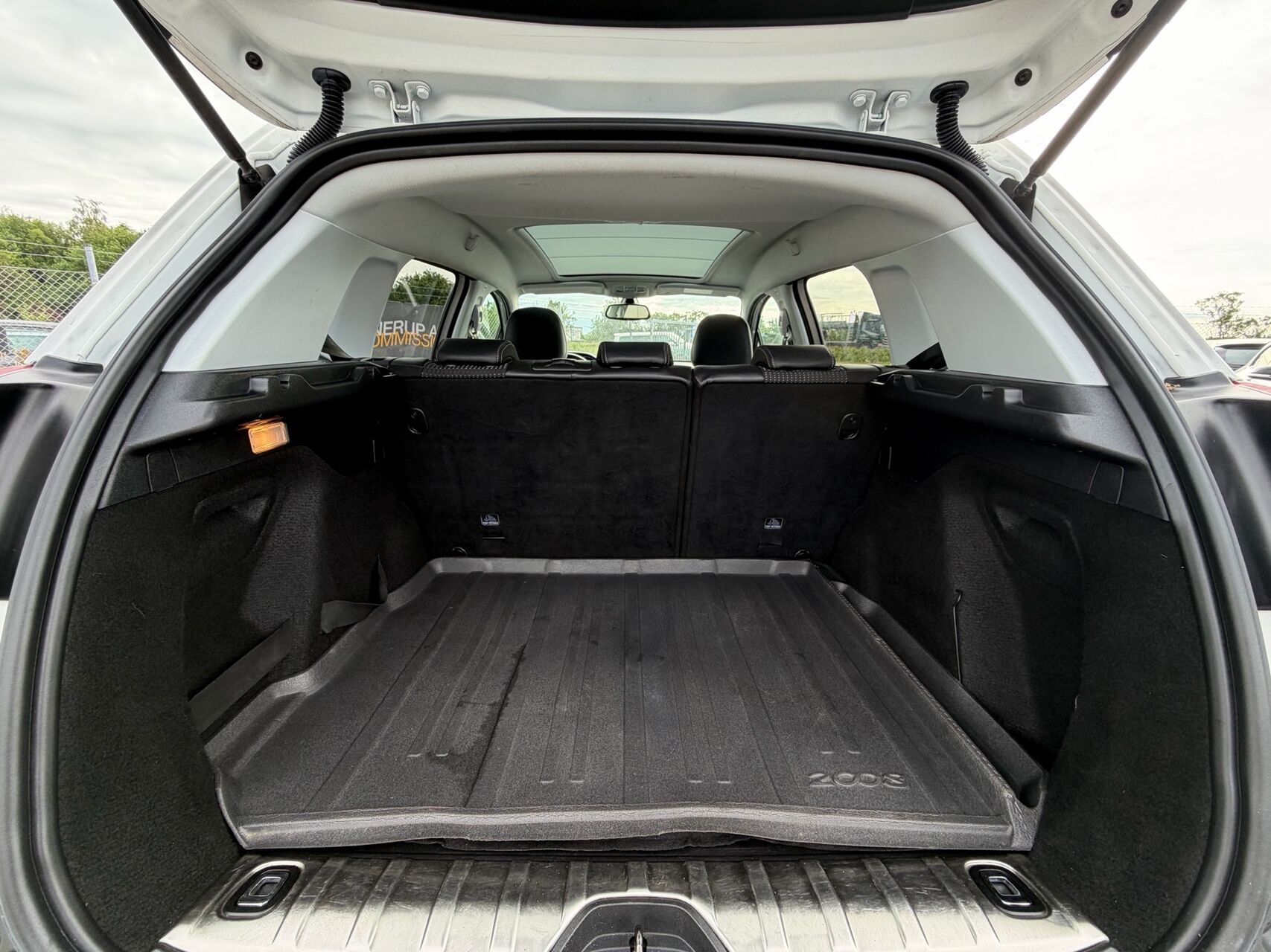 Billede af Peugeot 2008 1,2 e-THP Allure EAT6 110HK 5d 6g Aut.