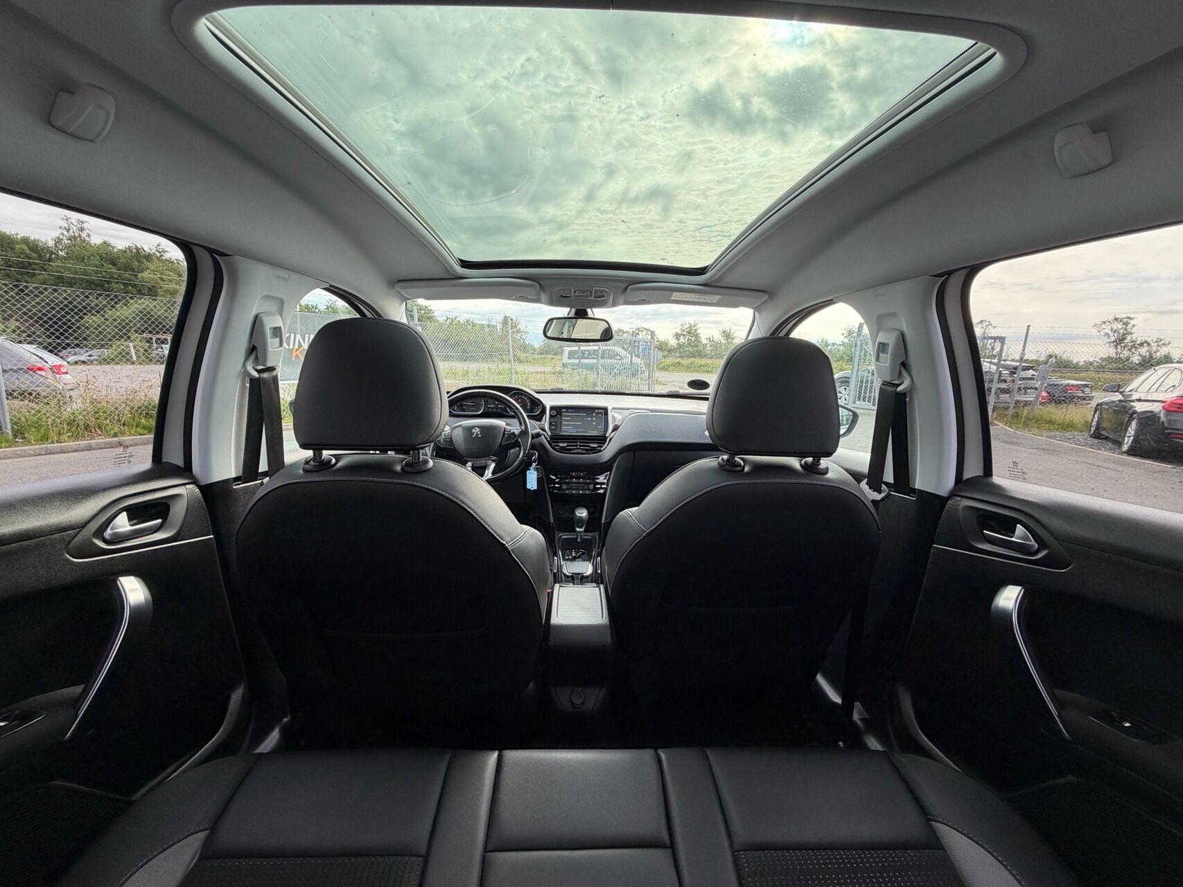 Billede af Peugeot 2008 1,2 e-THP Allure EAT6 110HK 5d 6g Aut.