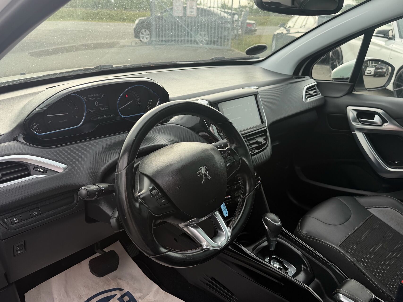 Billede af Peugeot 2008 1,2 e-THP Allure EAT6 110HK 5d 6g Aut.