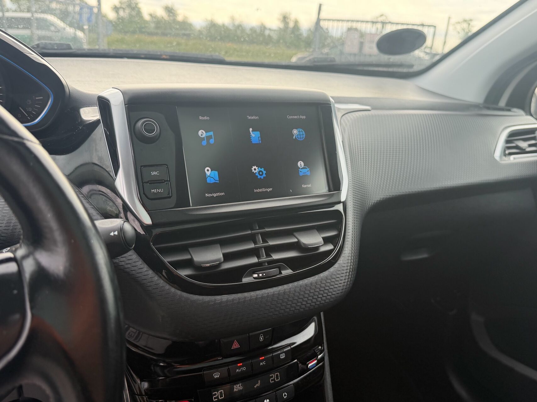 Billede af Peugeot 2008 1,2 e-THP Allure EAT6 110HK 5d 6g Aut.