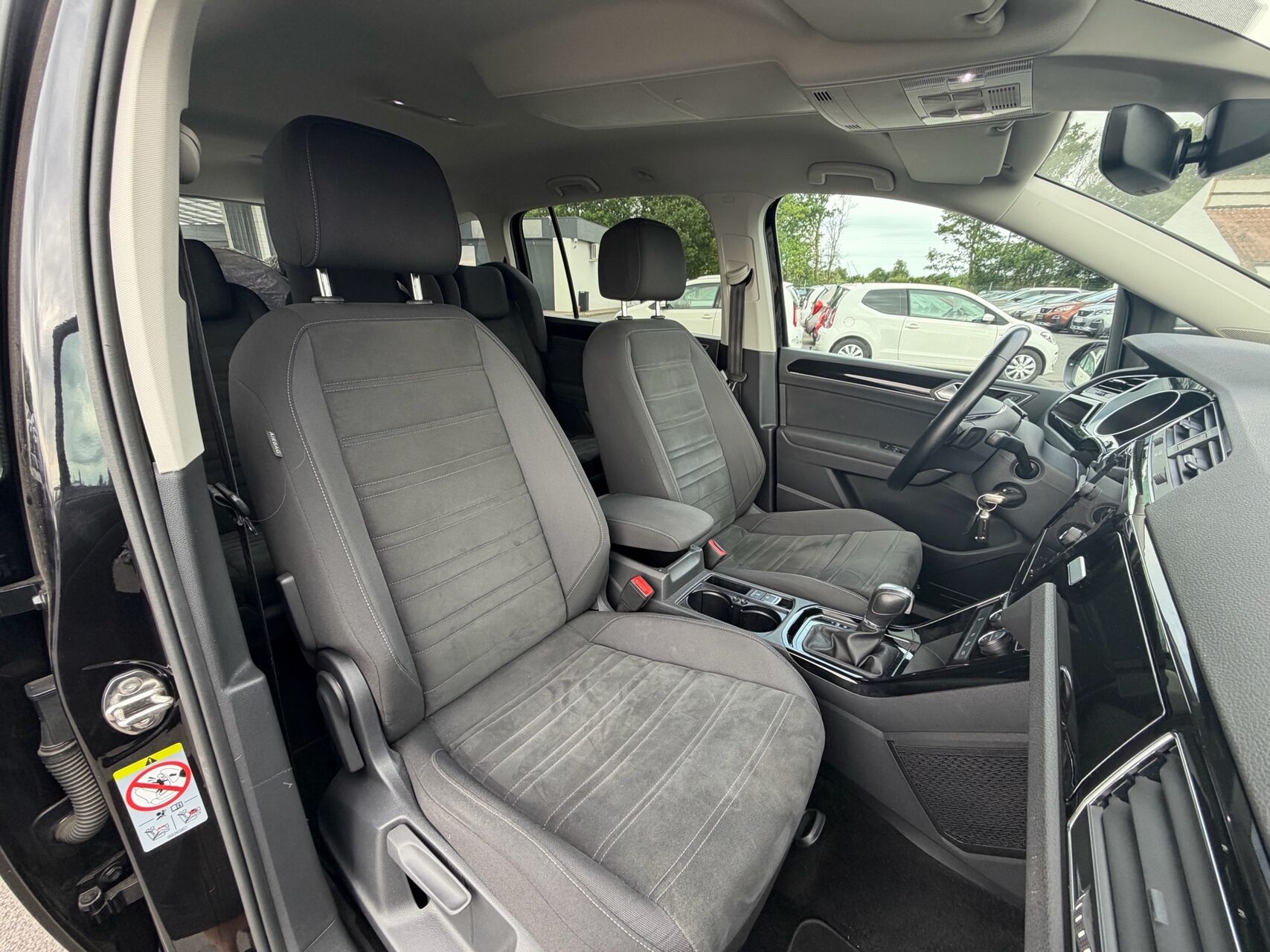 Billede af VW Touran 2,0 TDI SCR R-Line DSG 190HK 6g Aut.