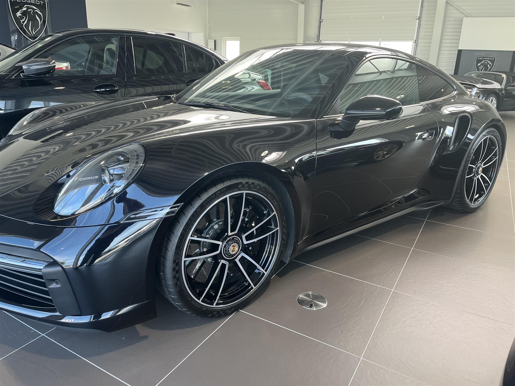 Billede af Porsche 911 Turbo S 3,7 PDK 650HK 2d 8g Aut.