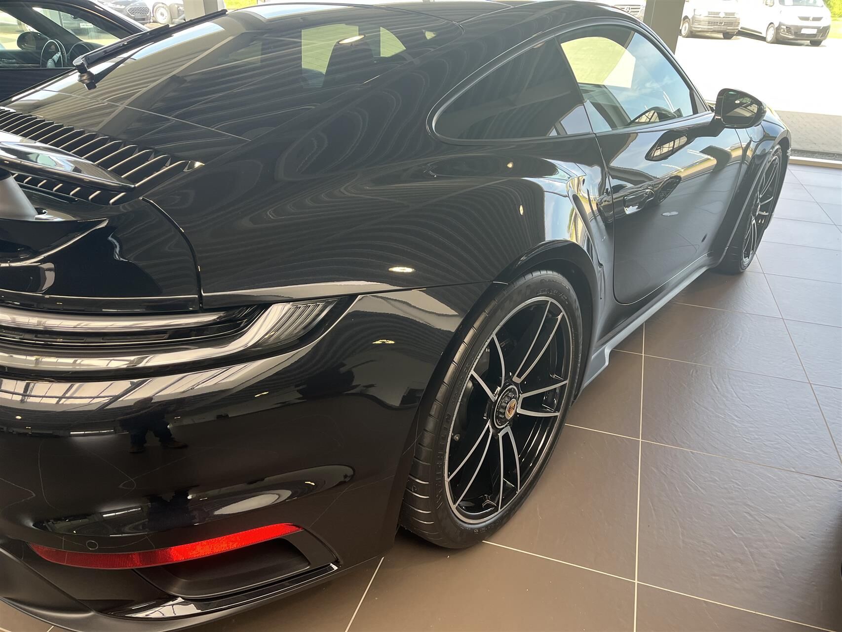 Billede af Porsche 911 Turbo S 3,7 PDK 650HK 2d 8g Aut.