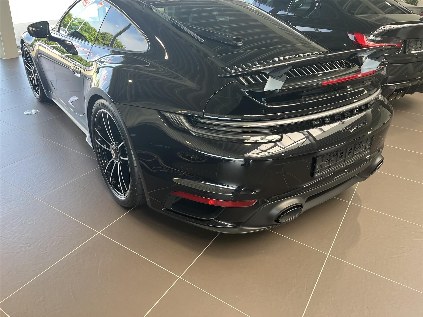 Billede af Porsche 911 Turbo S 3,7 PDK 650HK 2d 8g Aut.