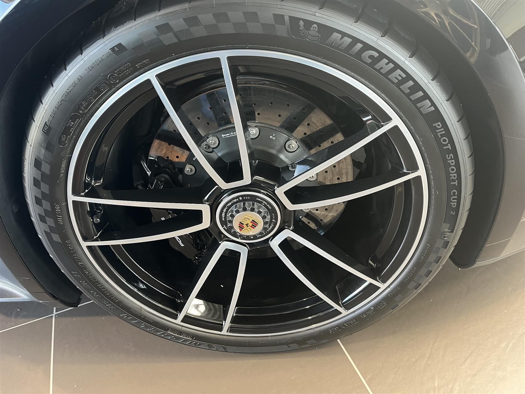 Billede af Porsche 911 Turbo S 3,7 PDK 650HK 2d 8g Aut.