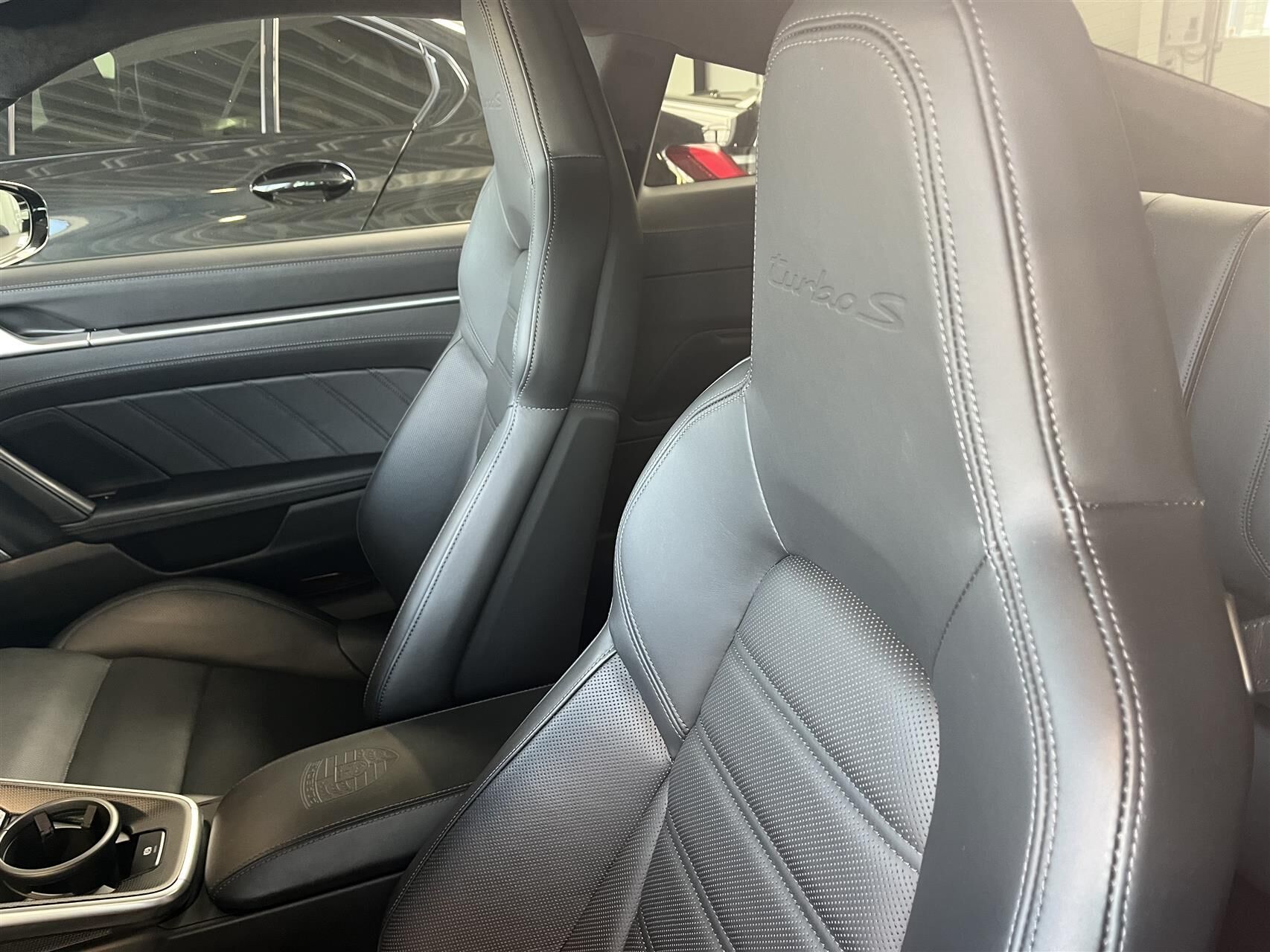 Billede af Porsche 911 Turbo S 3,7 PDK 650HK 2d 8g Aut.