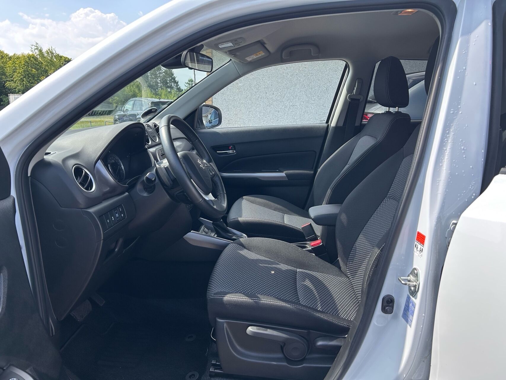 Billede af Suzuki Vitara 1,5 Hybrid Active AGS 102HK 5d 6g Aut.