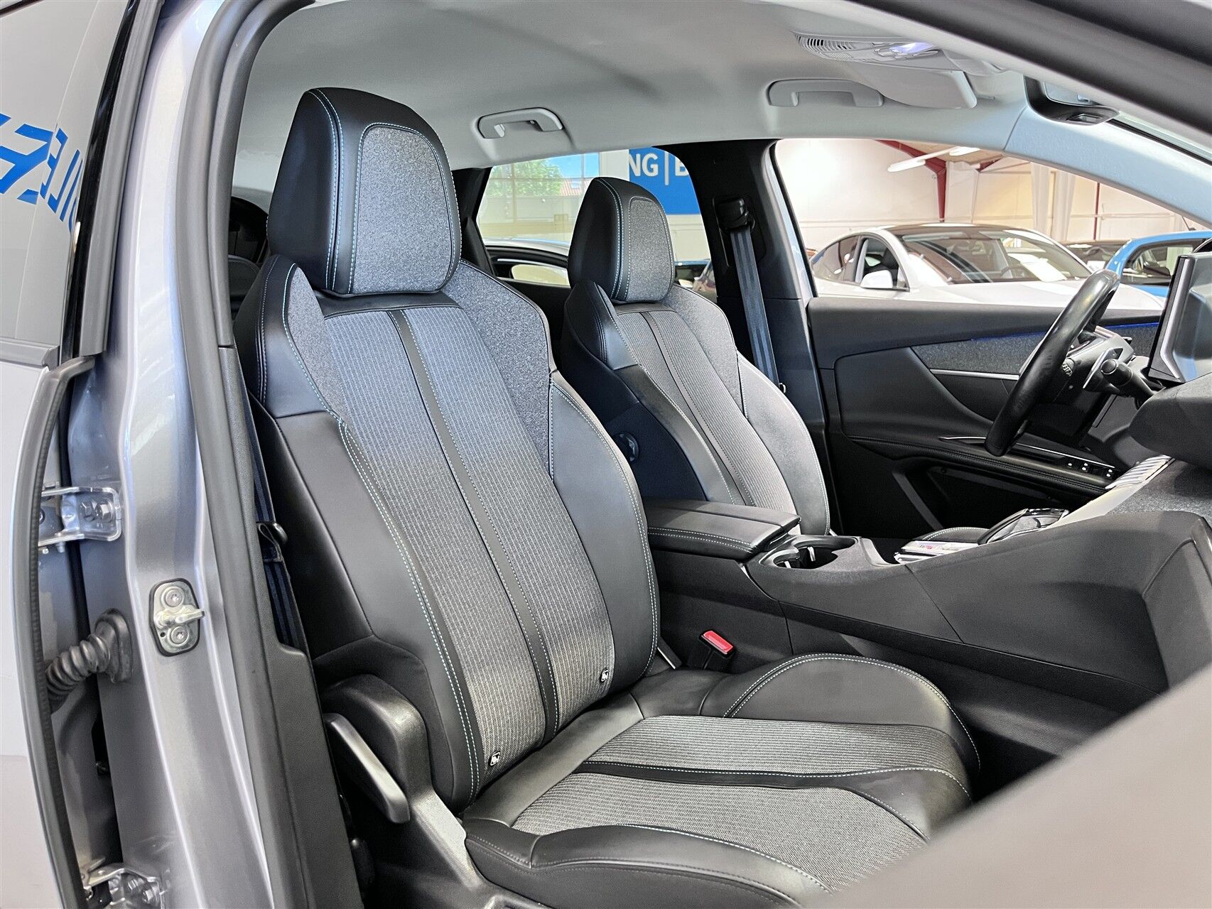 Billede af Peugeot 3008 1,6 PureTech  Plugin-hybrid Selection Sport EAT8 225HK 5d 8g Aut.