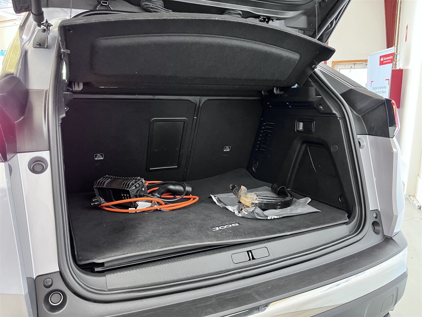 Billede af Peugeot 3008 1,6 PureTech  Plugin-hybrid Selection Sport EAT8 225HK 5d 8g Aut.