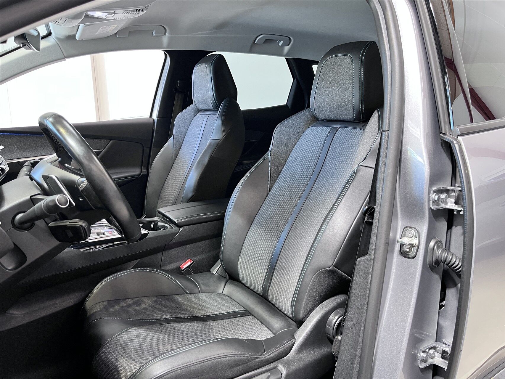 Billede af Peugeot 3008 1,6 PureTech  Plugin-hybrid Selection Sport EAT8 225HK 5d 8g Aut.