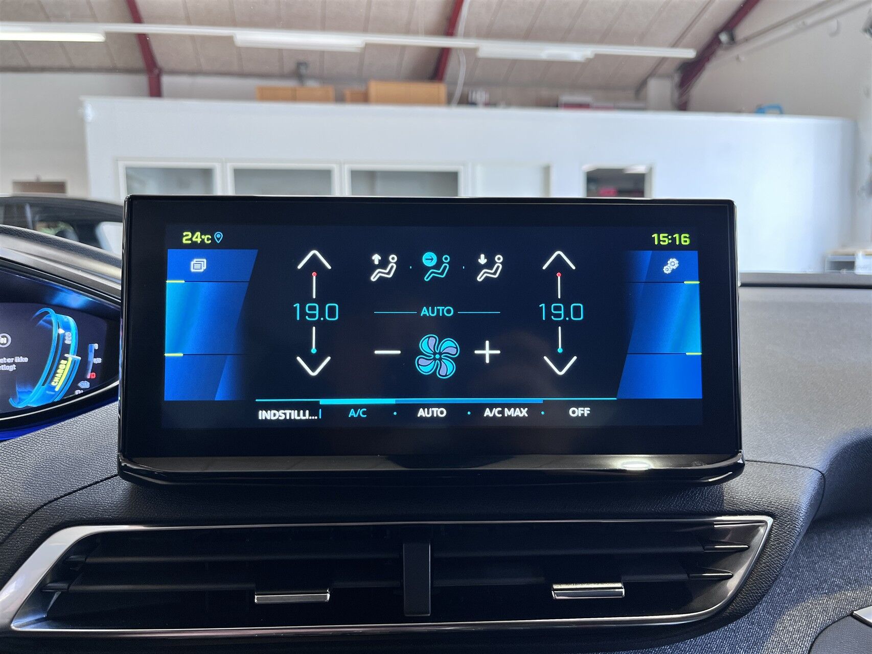 Billede af Peugeot 3008 1,6 PureTech  Plugin-hybrid Selection Sport EAT8 225HK 5d 8g Aut.