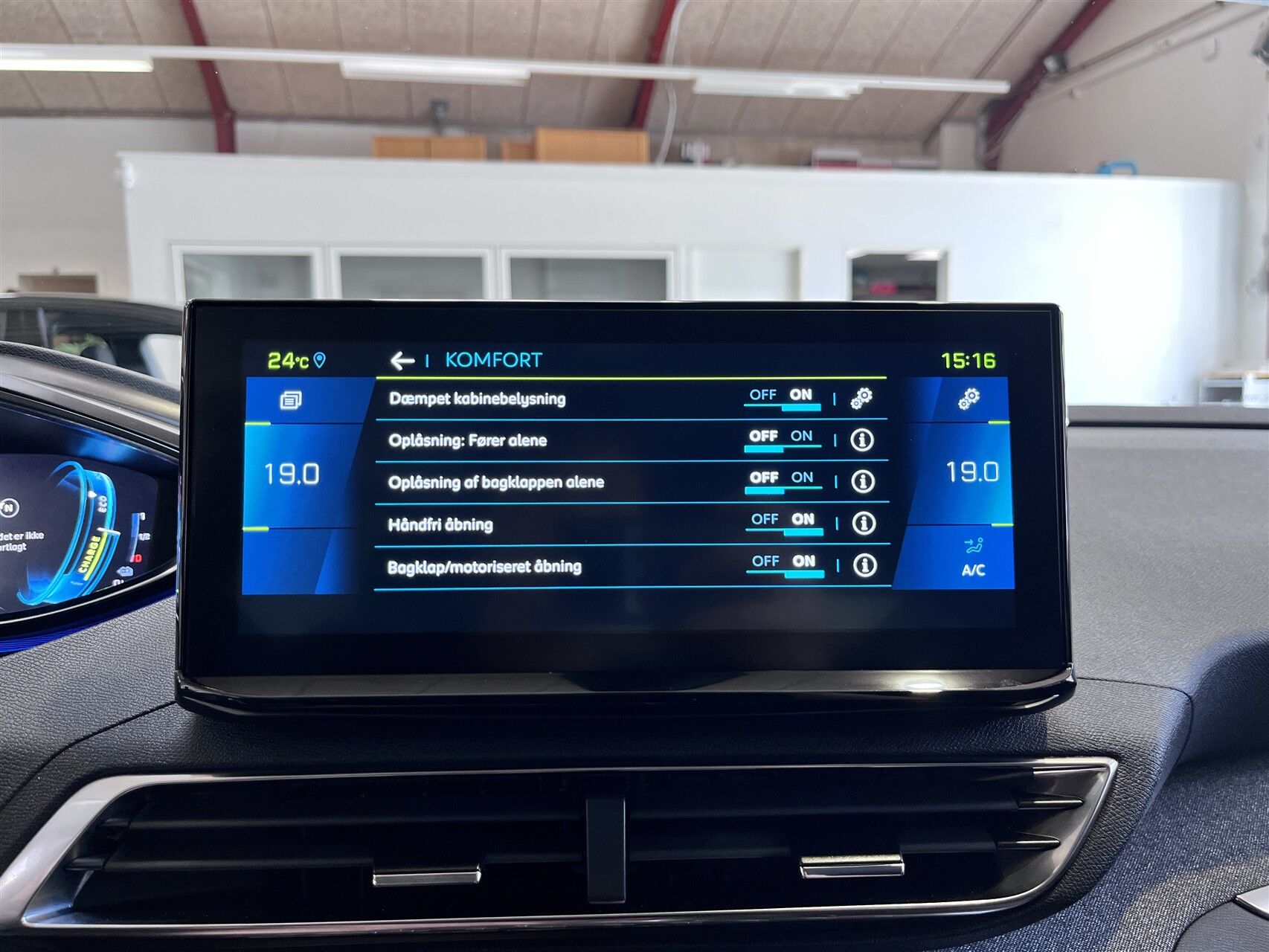 Billede af Peugeot 3008 1,6 PureTech  Plugin-hybrid Selection Sport EAT8 225HK 5d 8g Aut.