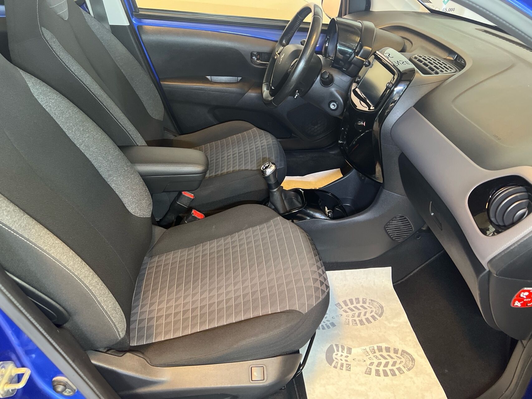 Billede af Peugeot 108 1,0 e-Vti Infinity 72HK 5d