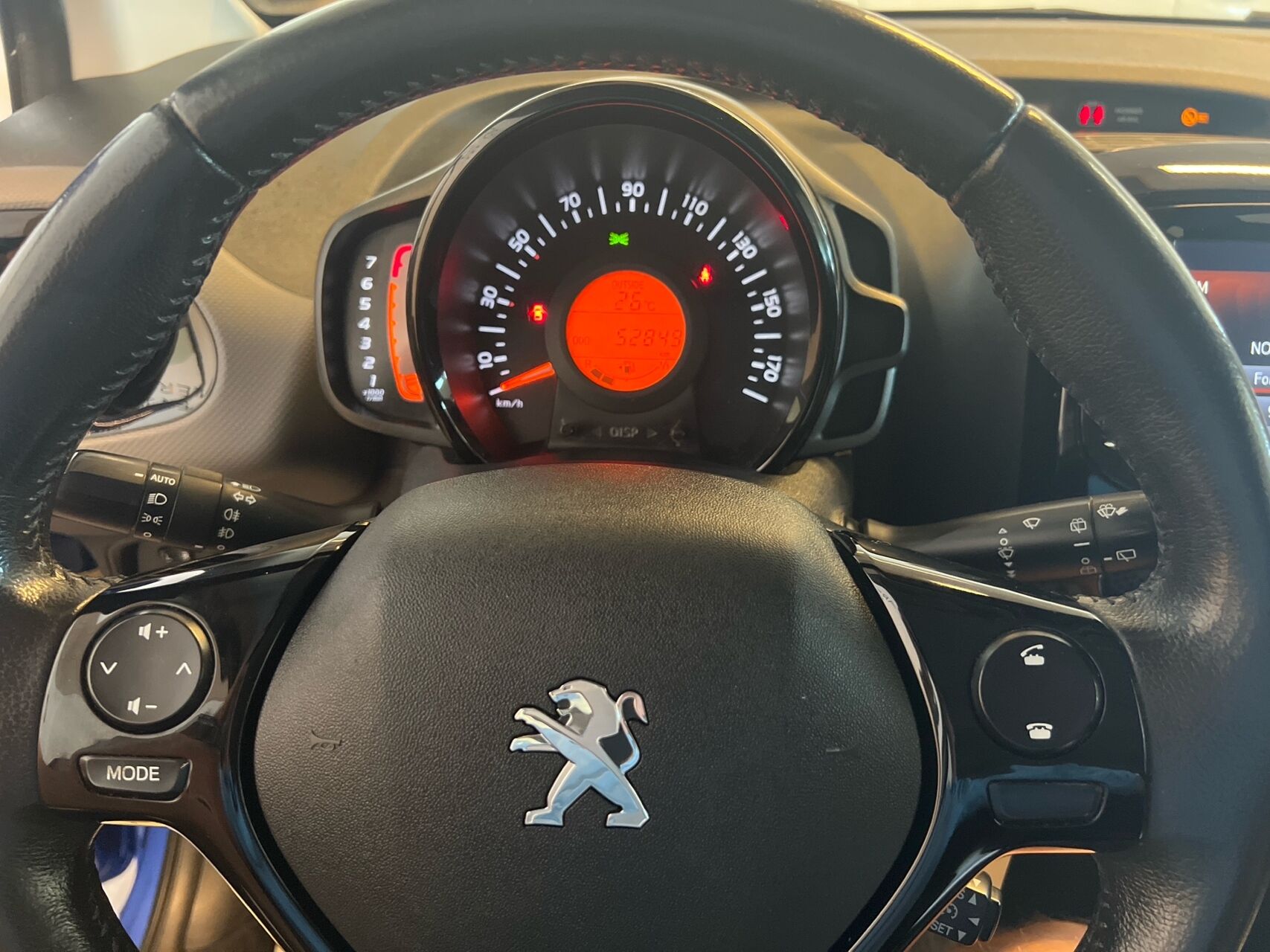 Billede af Peugeot 108 1,0 e-Vti Infinity 72HK 5d