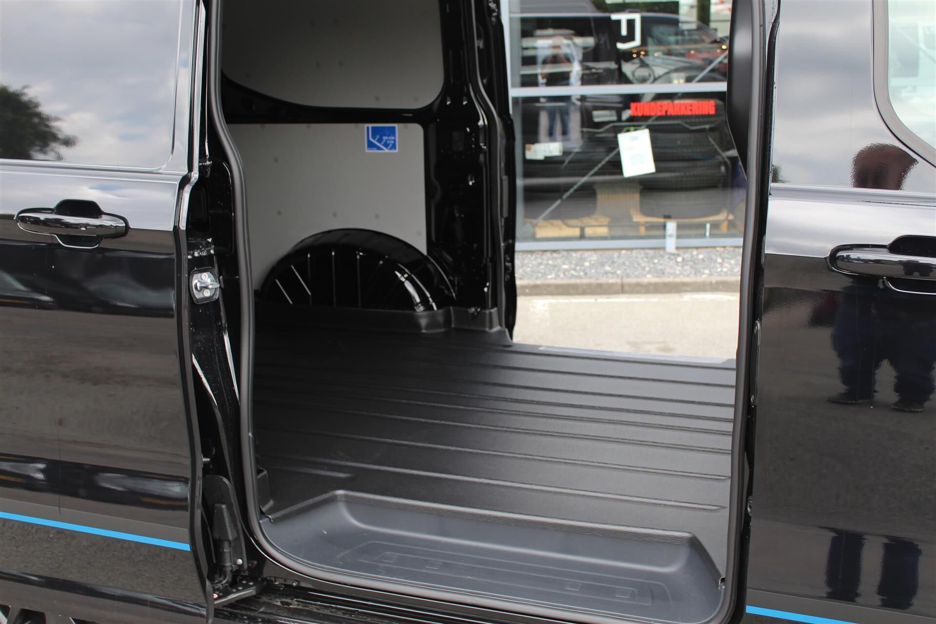 Billede af Ford Transit Custom 320 L1H1 2,0 EcoBlue Sport AWD 170HK Van 8g Aut.