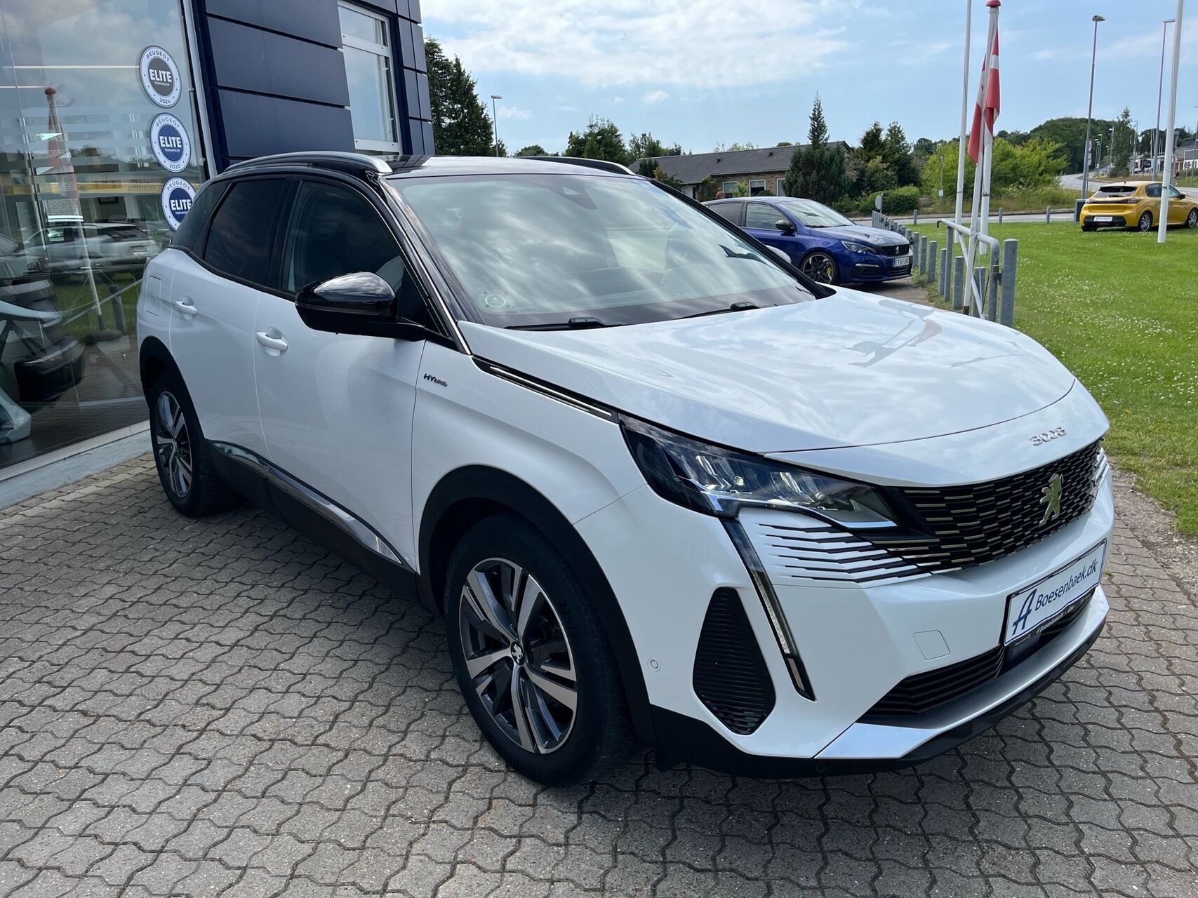 Billede af Peugeot 3008 1,6 PureTech  Plugin-hybrid First Selection EAT8 225HK 5d 8g Aut.