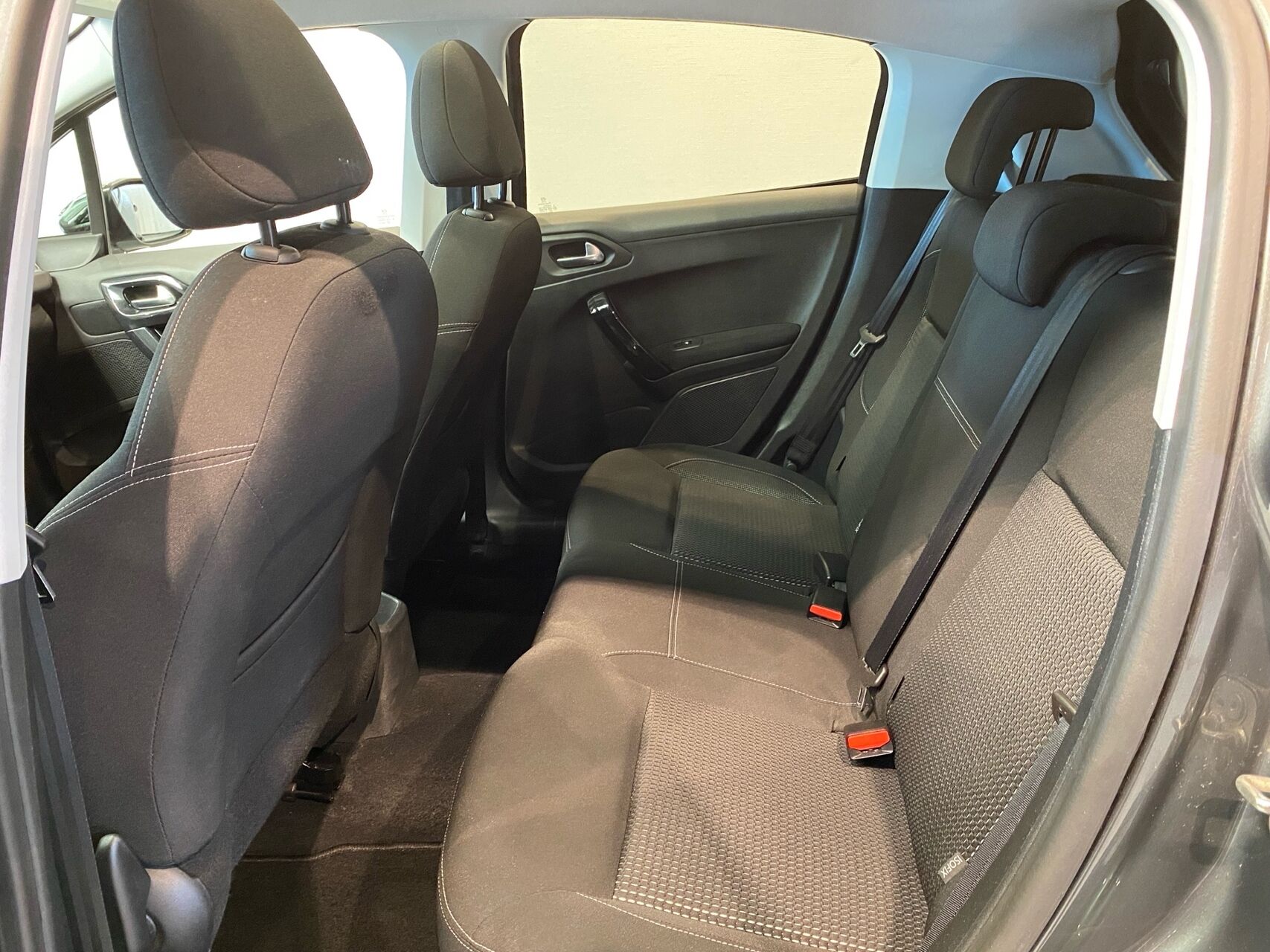 Billede af Peugeot 208 1,6 BlueHDi Allure Sky 100HK 5d