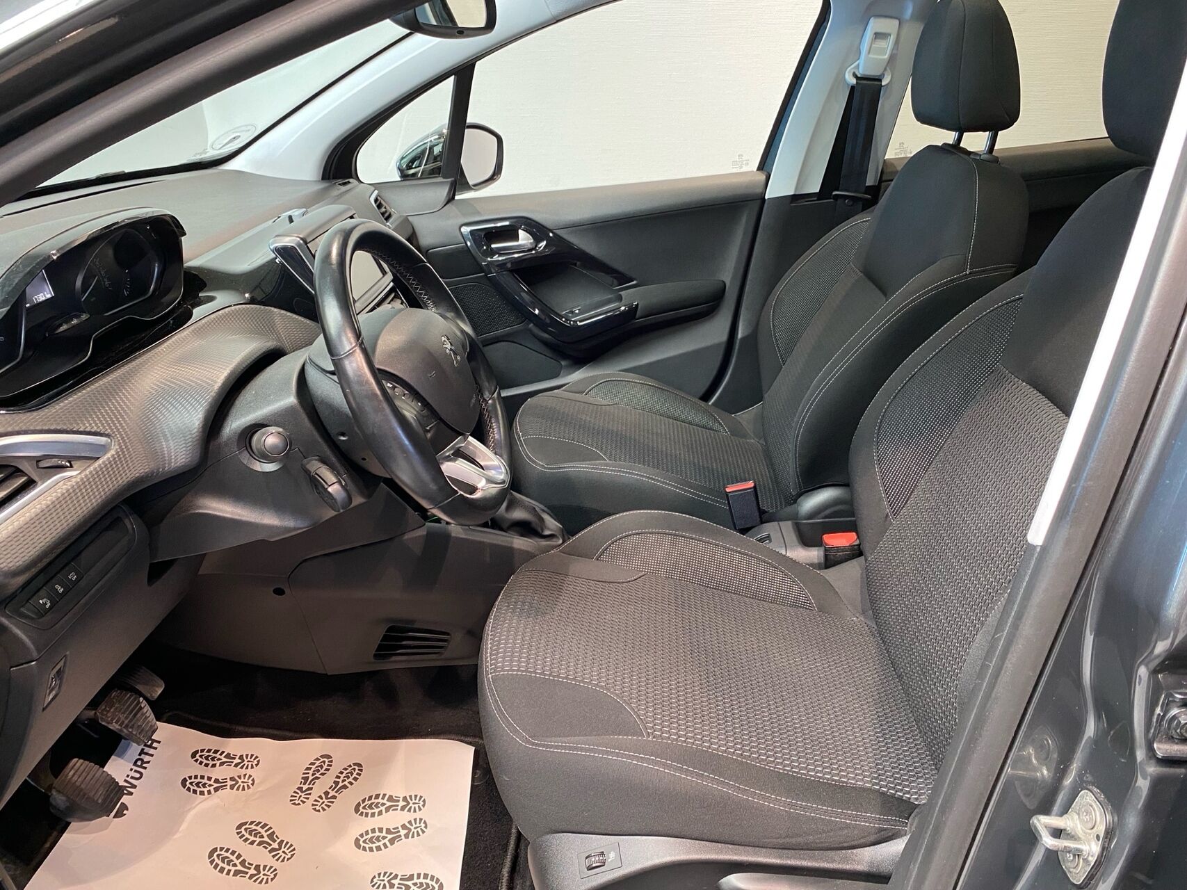 Billede af Peugeot 208 1,6 BlueHDi Allure Sky 100HK 5d