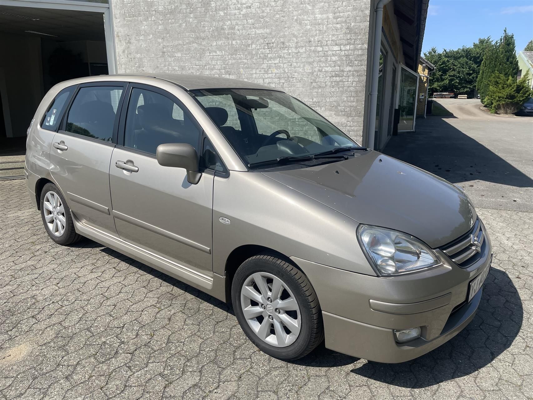 Billede af Suzuki Liana 1,6 m\ aircondition 106HK 5d