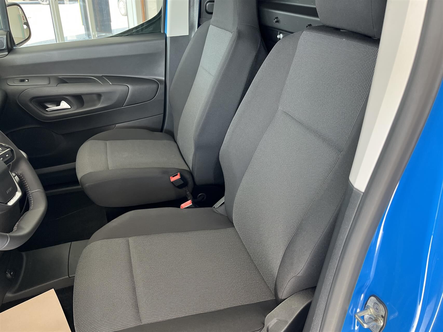 Billede af Peugeot e-Partner L1 V2 EL Plus 136HK Van Aut.