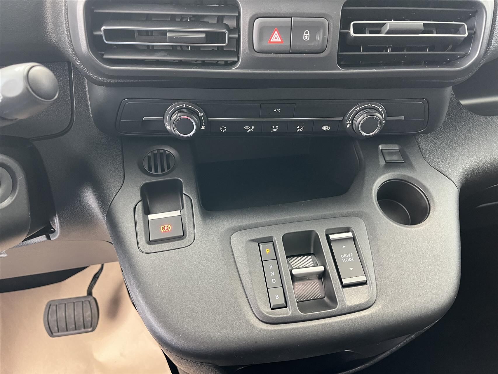 Billede af Peugeot e-Partner L1 V2 EL Plus 136HK Van Aut.